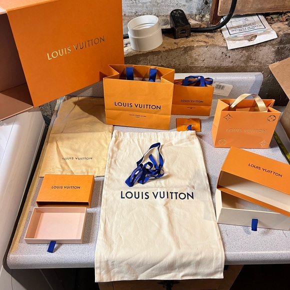 Louis Vuitton Boxes , bags , dust bags , wraps - Picture 4 of 14